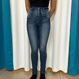 💚 A17 Cello Jeans high rise stretch blue jeans.